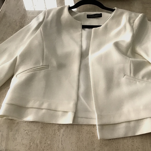 Dorothy Perkins Ivory Crepe Collarless 